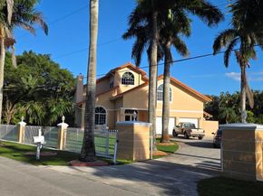 11650 NW 17th Ct, Plantation FL 33323