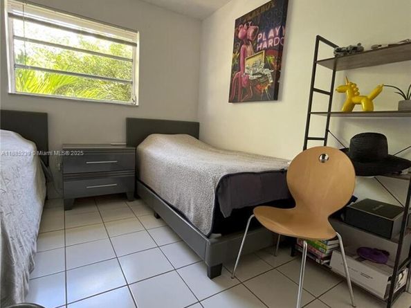 1395 NE 167th St 315, Miami FL 33162