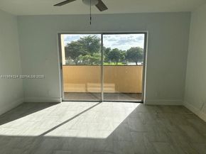 3905 N Nob Hill RD 304, Sunrise FL 33351