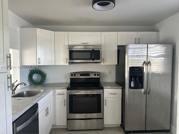 3905 N Nob Hill RD 304, Sunrise FL 33351