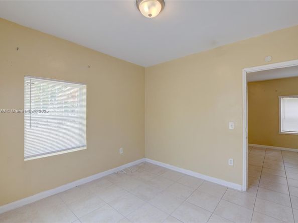 1483 NW 58th St, Miami FL 33142