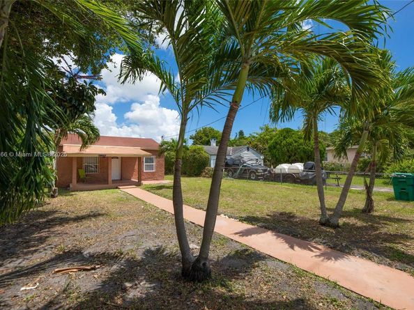 1483 NW 58th St, Miami FL 33142