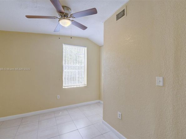 1483 NW 58th St, Miami FL 33142