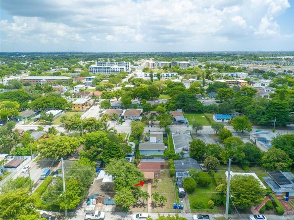 1483 NW 58th St, Miami FL 33142