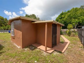 1483 NW 58th St, Miami FL 33142
