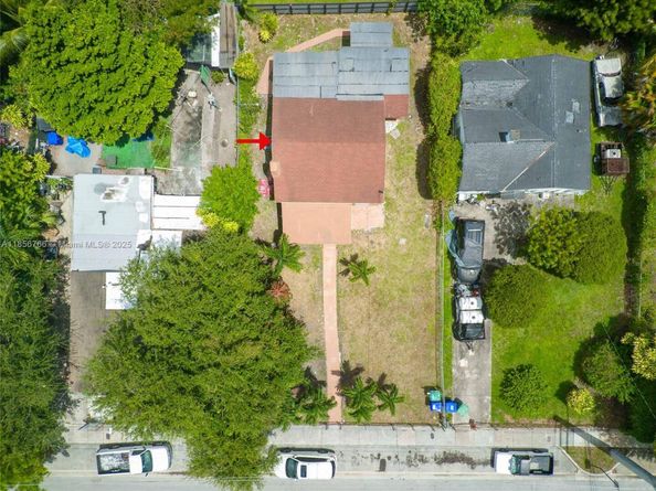 1483 NW 58th St, Miami FL 33142