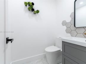 21204 Harbor Way 12212, Aventura FL 33180