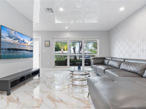 4440 NE 17th Ave, Oakland Park FL 33334