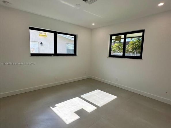 4901 Washington St, Hollywood FL 33021