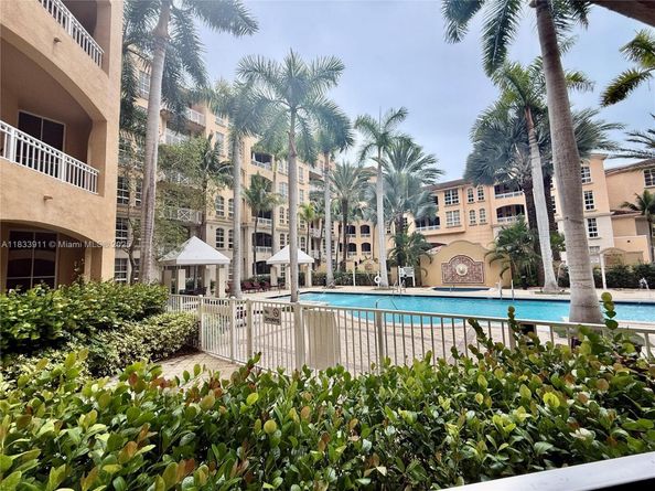 3001 NE 185th St 112, Aventura FL 33180