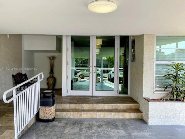 13155 Ixora Ct 603, North Miami FL 33181