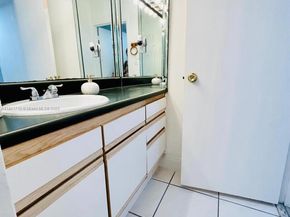 100 Lincoln Rd 535, Miami Beach FL 33139