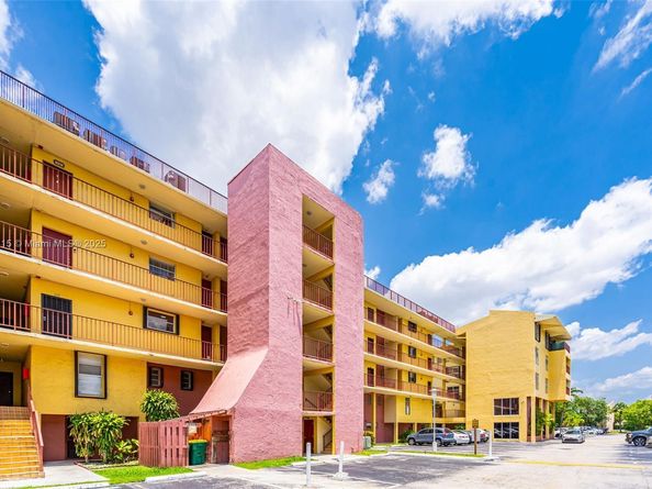 8775 Park Blvd 111, Miami FL 33172