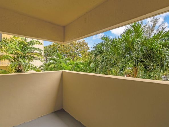 8775 Park Blvd 111, Miami FL 33172