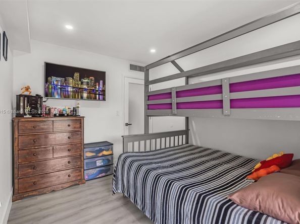 8775 Park Blvd 111, Miami FL 33172