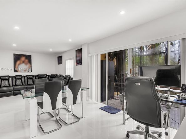8775 Park Blvd 111, Miami FL 33172