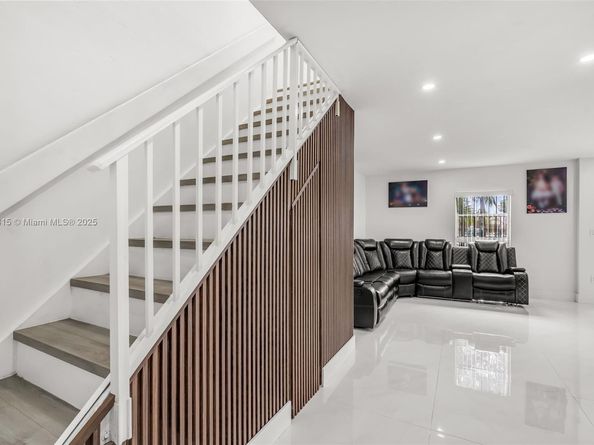 8775 Park Blvd 111, Miami FL 33172