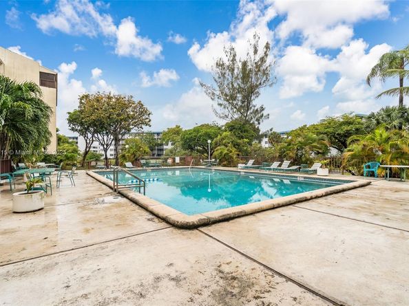 8775 Park Blvd 111, Miami FL 33172