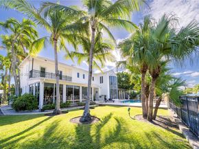 6465 Pine Tree Drive Cir, Miami Beach FL 33141