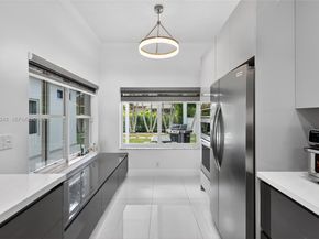 4115 Sabal Ridge Cir, Weston FL 33331