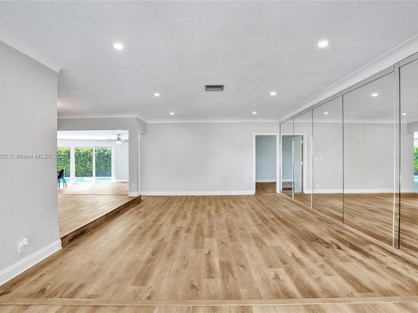 2031 NE 62nd St, Fort Lauderdale FL 33308