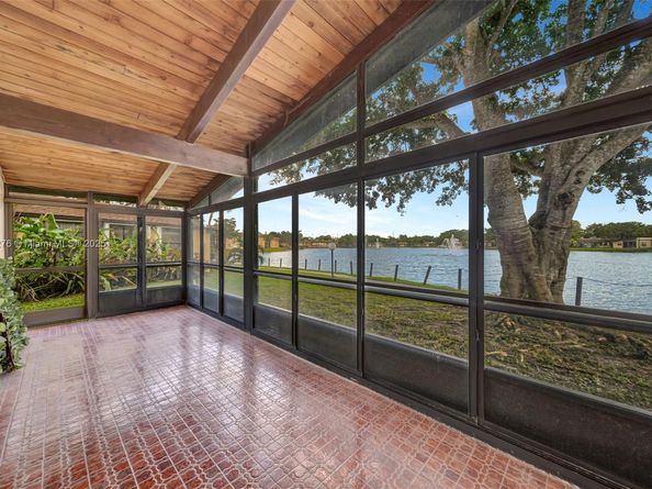 616 Briarwood Cir, Hollywood FL 33024