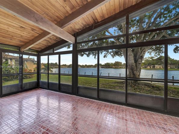 616 Briarwood Cir, Hollywood FL 33024