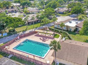 616 Briarwood Cir, Hollywood FL 33024