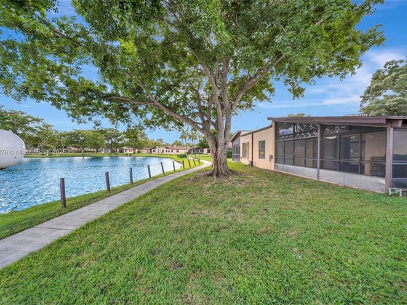 616 Briarwood Cir, Hollywood FL 33024