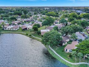 616 Briarwood Cir, Hollywood FL 33024