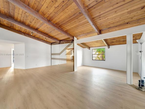 616 Briarwood Cir, Hollywood FL 33024