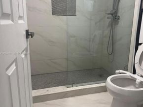 671 NE 195th St 208E, Miami FL 33179