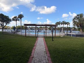 671 NE 195th St 208E, Miami FL 33179