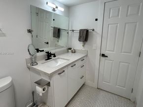 671 NE 195th St 208E, Miami FL 33179