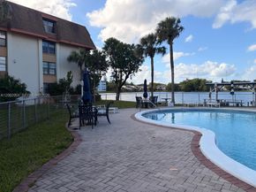 671 NE 195th St 208E, Miami FL 33179