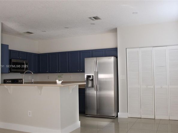 10866 NW 51st Ln, Doral FL 33178