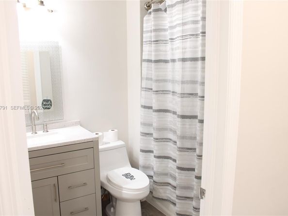 10866 NW 51st Ln, Doral FL 33178