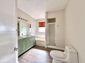 10866 NW 51st Ln, Doral FL 33178