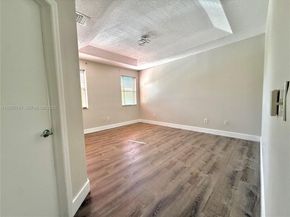 10866 NW 51st Ln, Doral FL 33178