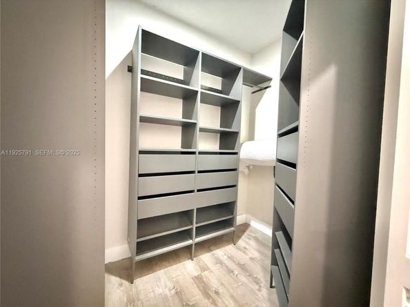 10866 NW 51st Ln, Doral FL 33178