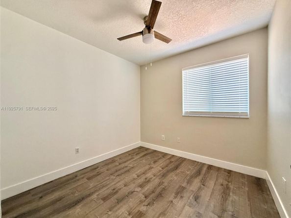 10866 NW 51st Ln, Doral FL 33178