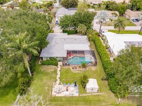 11560 NW 26th St, Plantation FL 33323
