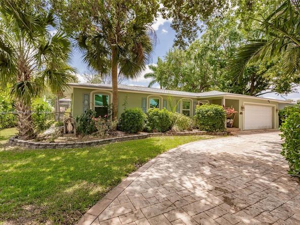 11560 NW 26th St, Plantation FL 33323