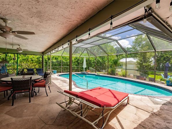 11560 NW 26th St, Plantation FL 33323