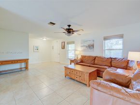 11560 NW 26th St, Plantation FL 33323