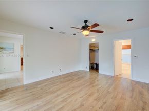 11560 NW 26th St, Plantation FL 33323