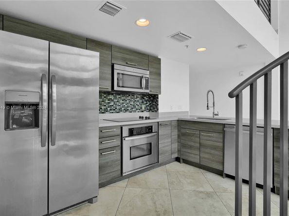 421 Meridian Ave 16, Miami Beach FL 33139