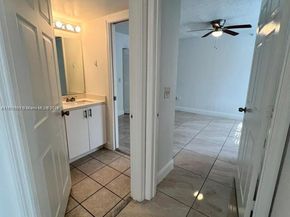 5065 Wiles Rd 103, Coconut Creek FL 33073