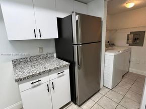 5065 Wiles Rd 103, Coconut Creek FL 33073