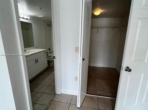 5065 Wiles Rd 103, Coconut Creek FL 33073